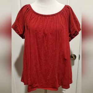 Old Navy red tee